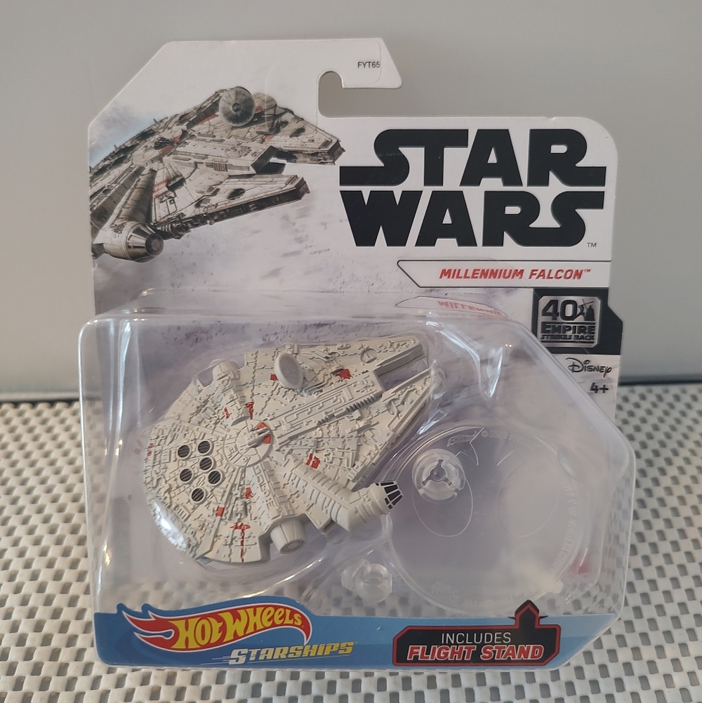 Hot Wheels Starships Millennium Falcon Star Wars Die-Cast NWT Empire Strikes Bac